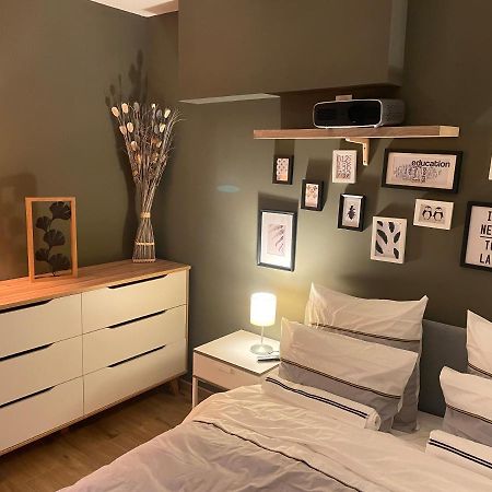 Mille Et Une Nuit, Appartement Classe 3 Etoiles En Rdc Avec Exterieur Et Parking 돌 외부 사진