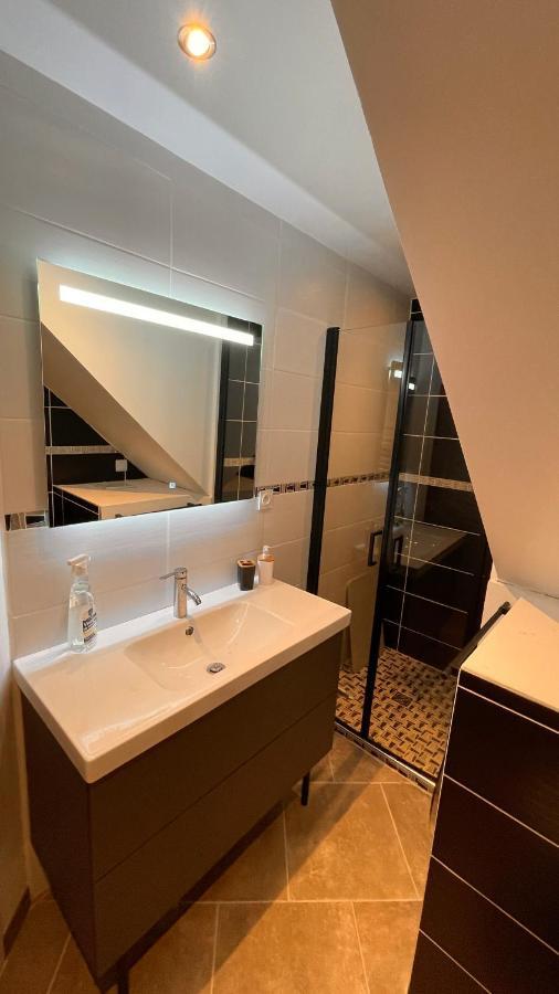 Mille Et Une Nuit, Appartement Classe 3 Etoiles En Rdc Avec Exterieur Et Parking 돌 외부 사진