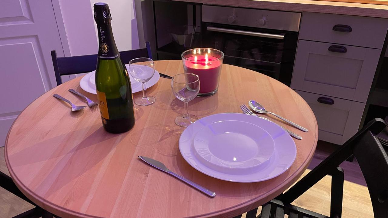 Mille Et Une Nuit, Appartement Classe 3 Etoiles En Rdc Avec Exterieur Et Parking 돌 외부 사진